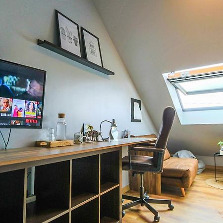 Chambre indépendante en duplex avec coin cuisine Breux-Jouy Esterno foto
