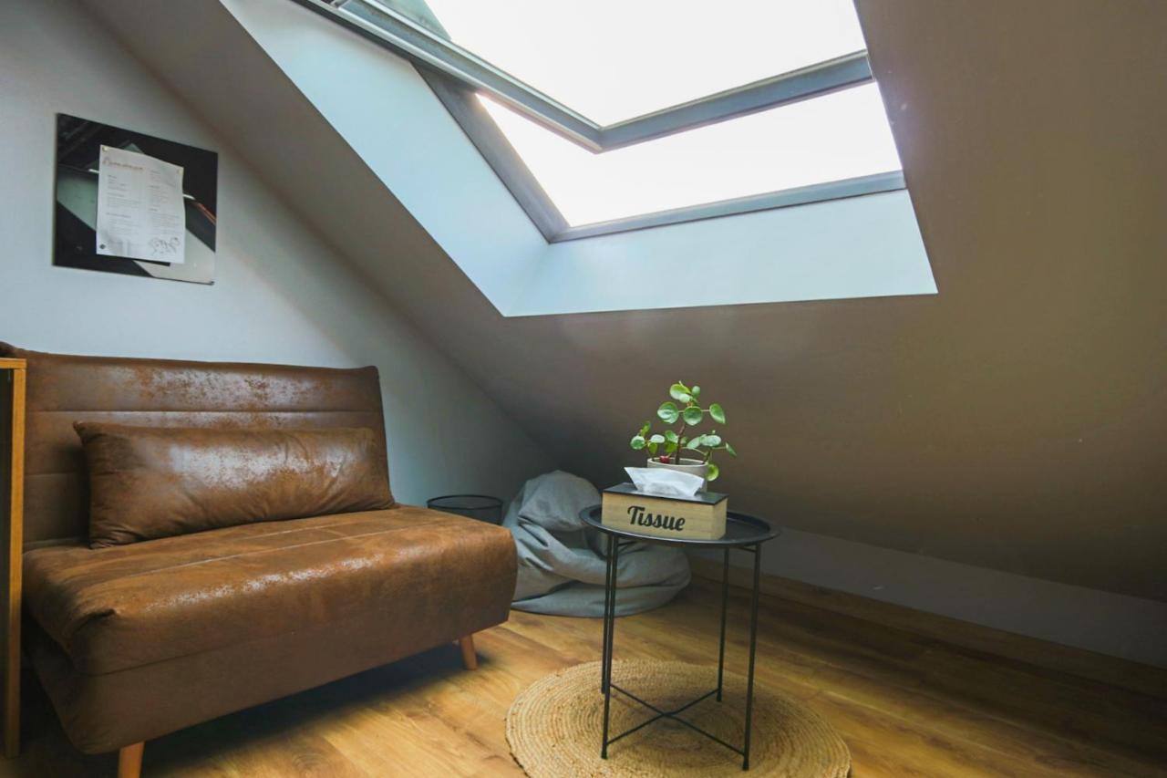 Chambre indépendante en duplex avec coin cuisine Breux-Jouy Esterno foto