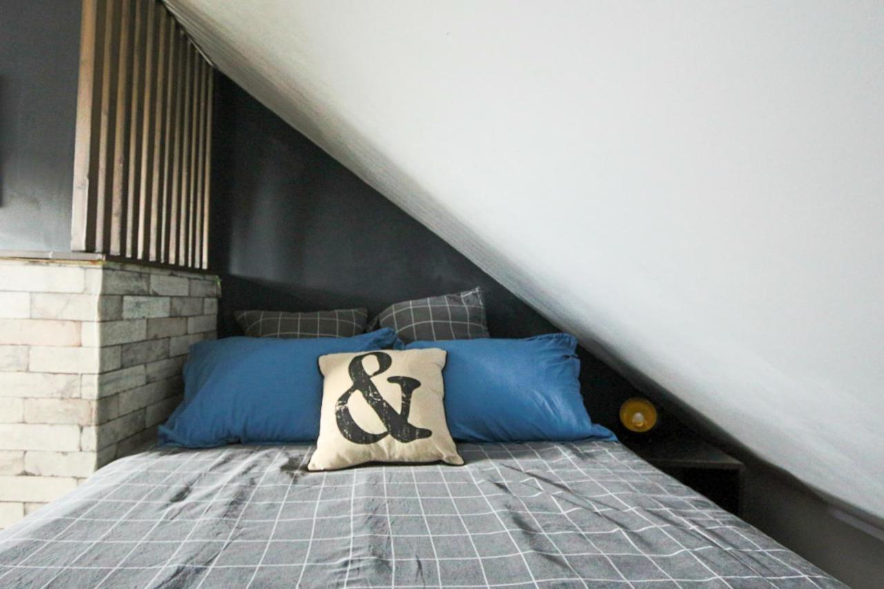 Chambre indépendante en duplex avec coin cuisine Breux-Jouy Esterno foto